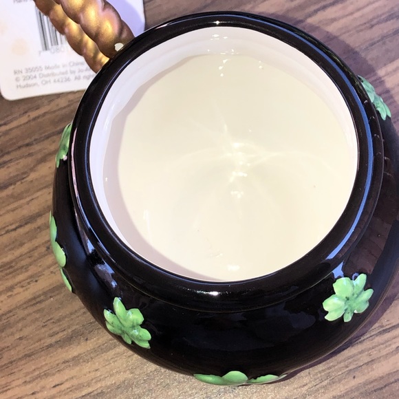 NWT Black Pot with Gold handle and trim - Picture 7 of 8